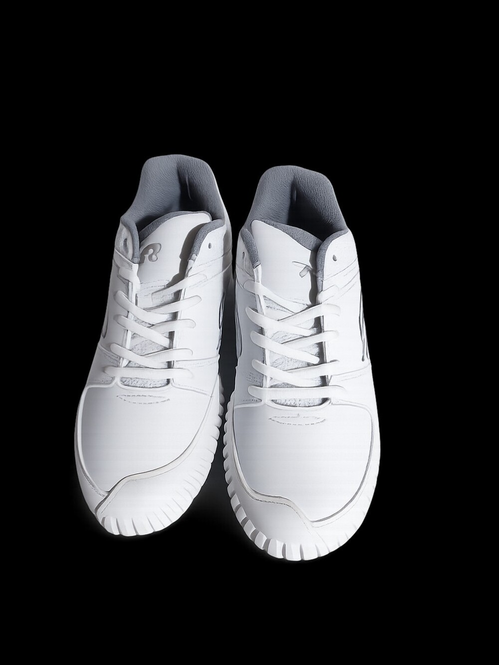 Ringor White/Silver Molded Ckeates Shoe Box - Size 9.5 Womans Wide. New